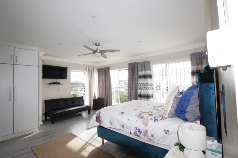 3 Bedroom Property for Sale in Wavecrest Eastern Cape